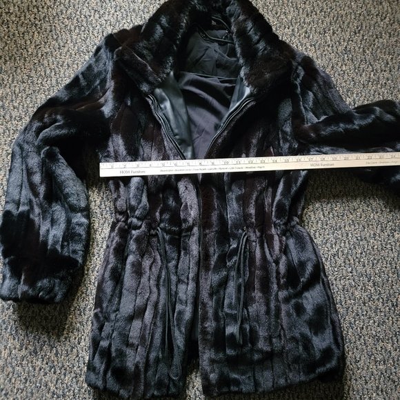 NWOT Gorgeous White House Black Market Faux Fur Black Mink Jacket S - Picture 10 of 13